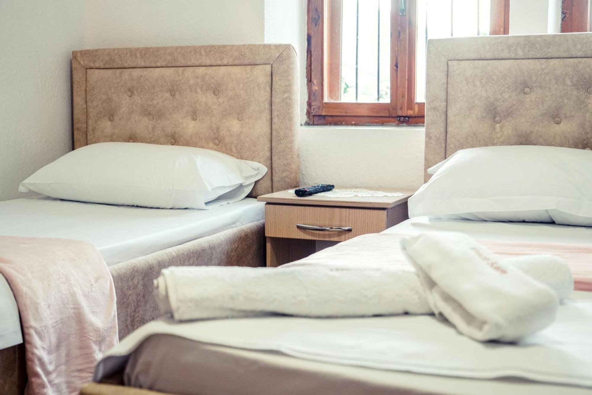 Guesthouse Arber Гірокастра Екстер'єр фото