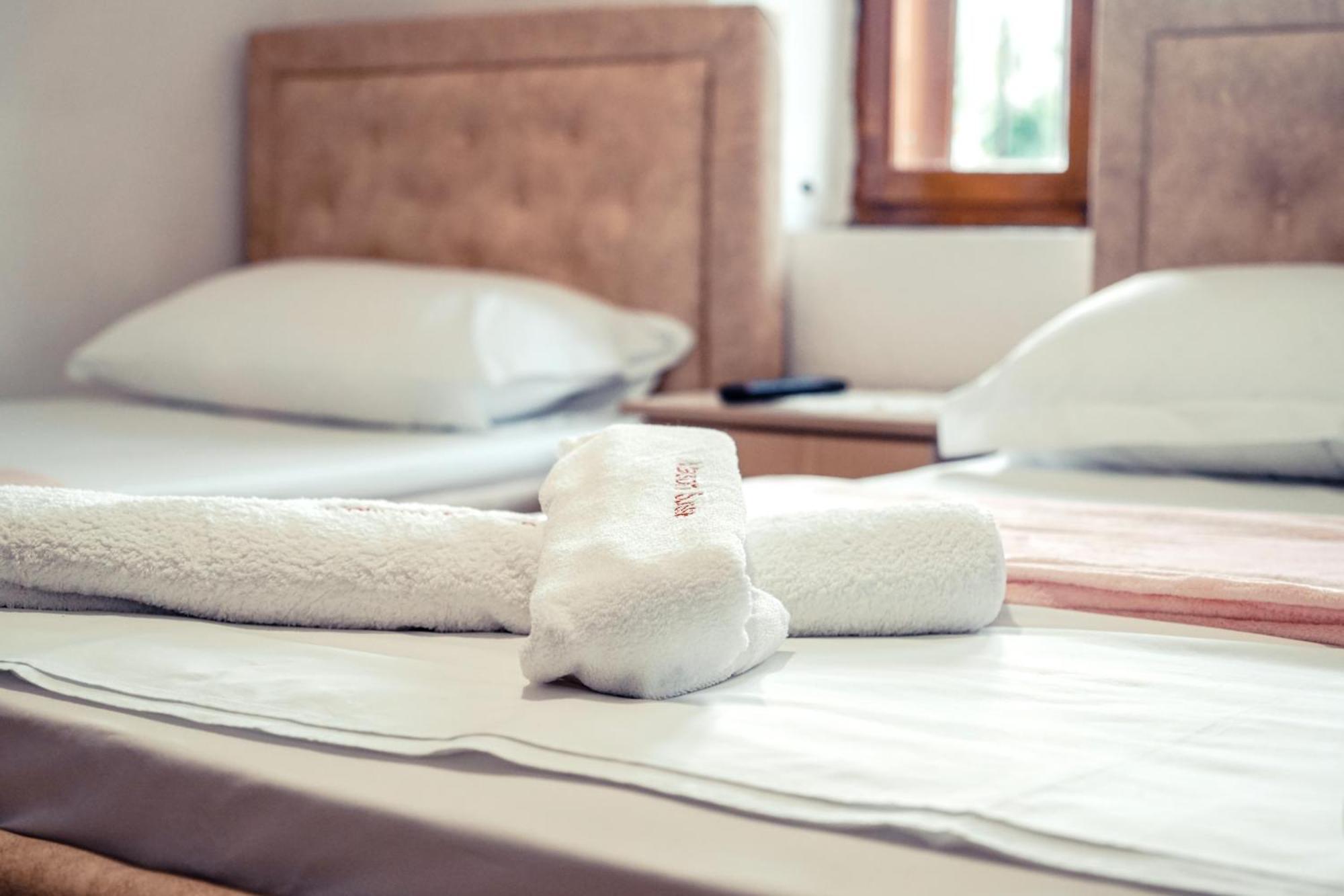 Guesthouse Arber Гірокастра Екстер'єр фото