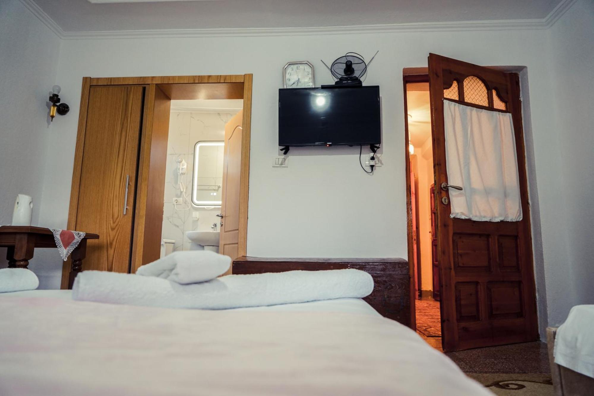 Guesthouse Arber Гірокастра Екстер'єр фото