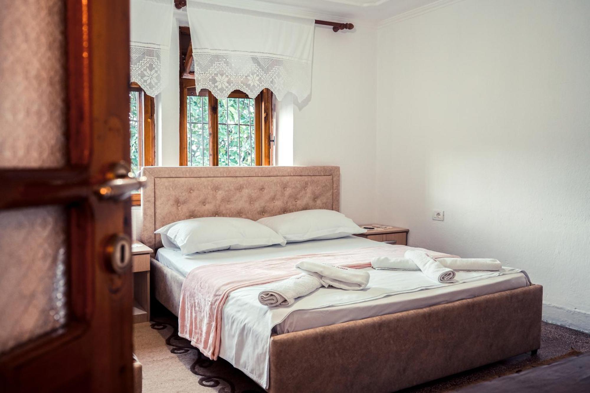 Guesthouse Arber Гірокастра Екстер'єр фото