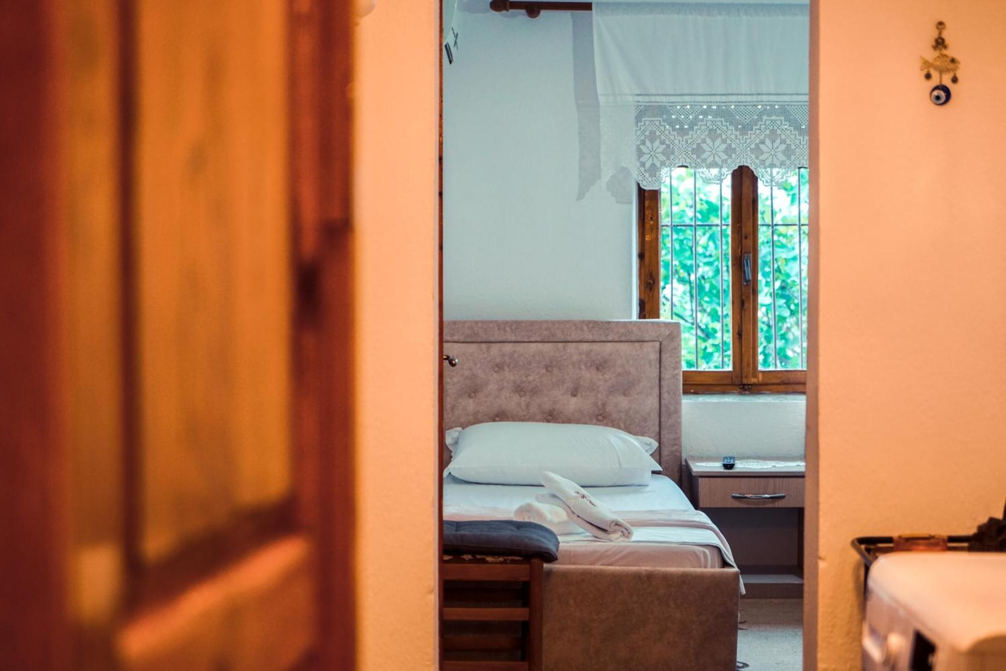 Guesthouse Arber Гірокастра Екстер'єр фото