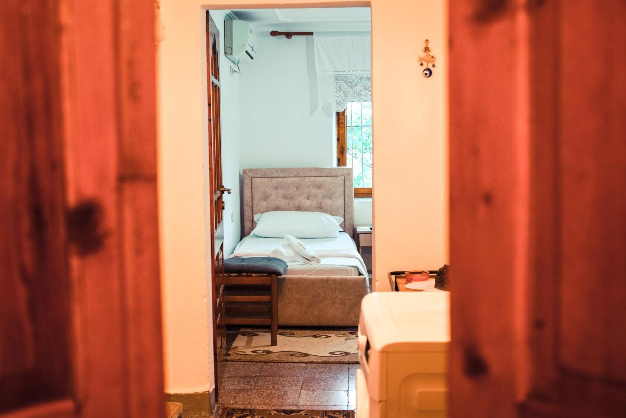 Guesthouse Arber Гірокастра Екстер'єр фото