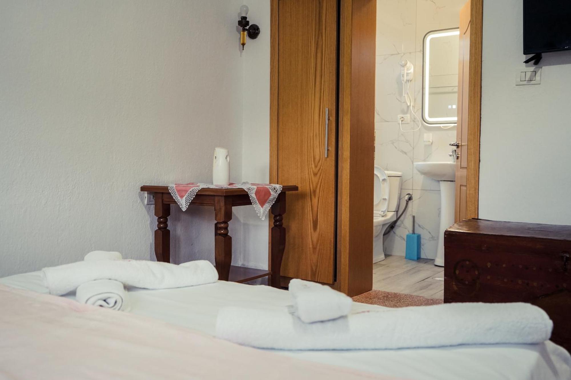 Guesthouse Arber Гірокастра Екстер'єр фото