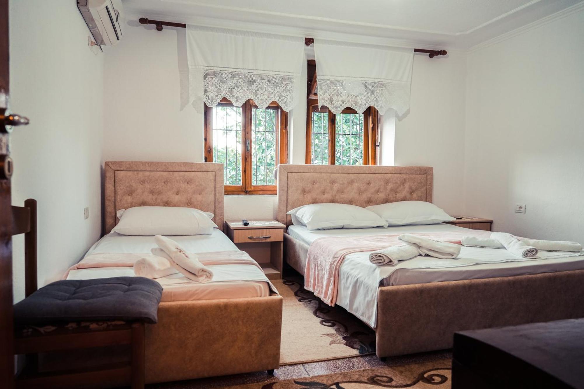 Guesthouse Arber Гірокастра Екстер'єр фото