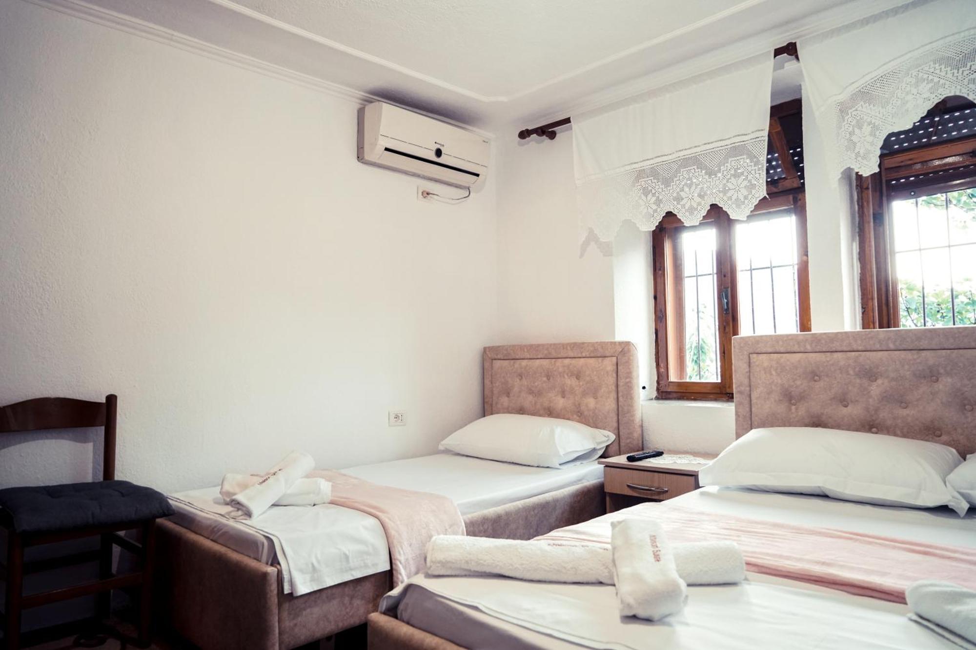 Guesthouse Arber Гірокастра Екстер'єр фото