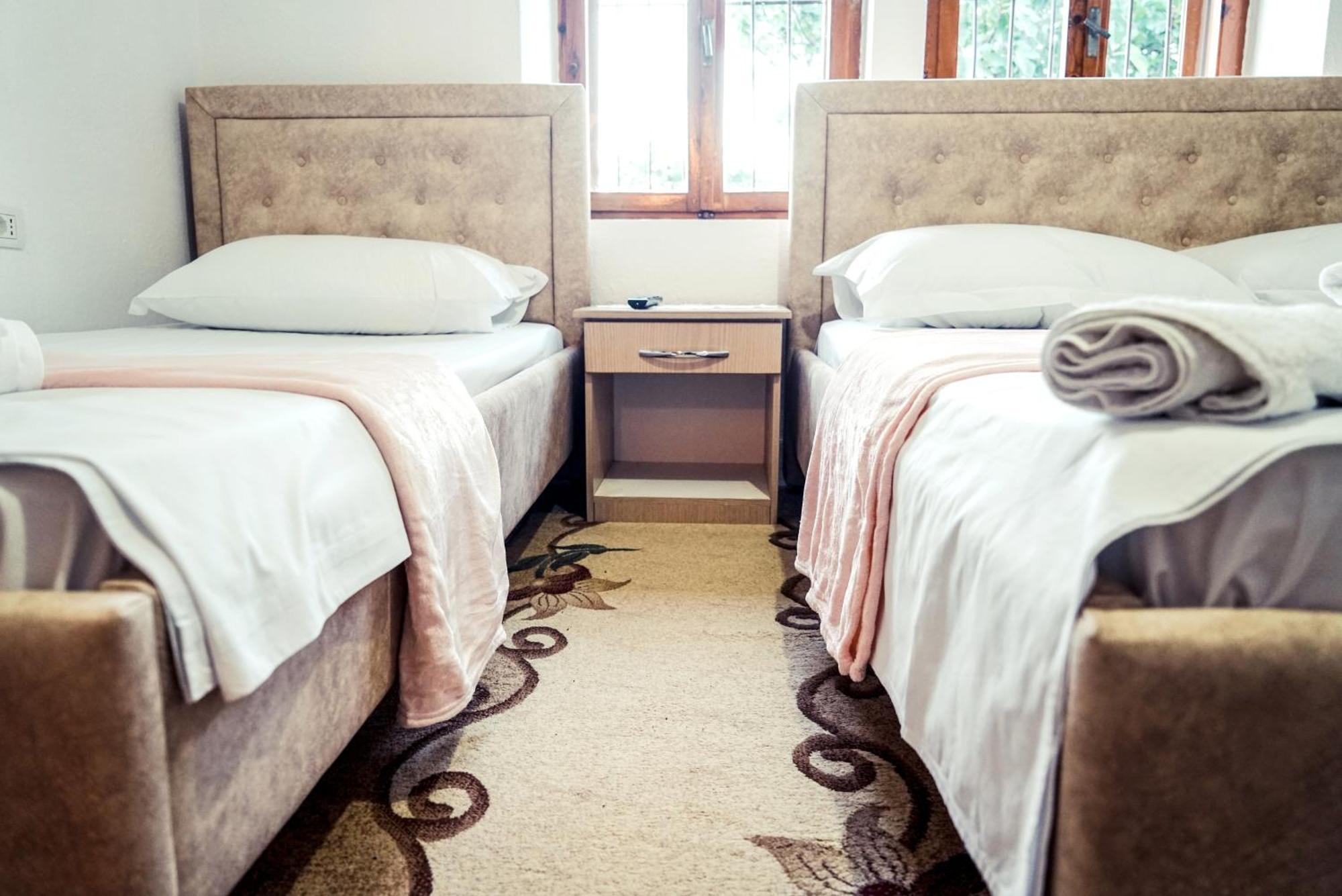 Guesthouse Arber Гірокастра Екстер'єр фото