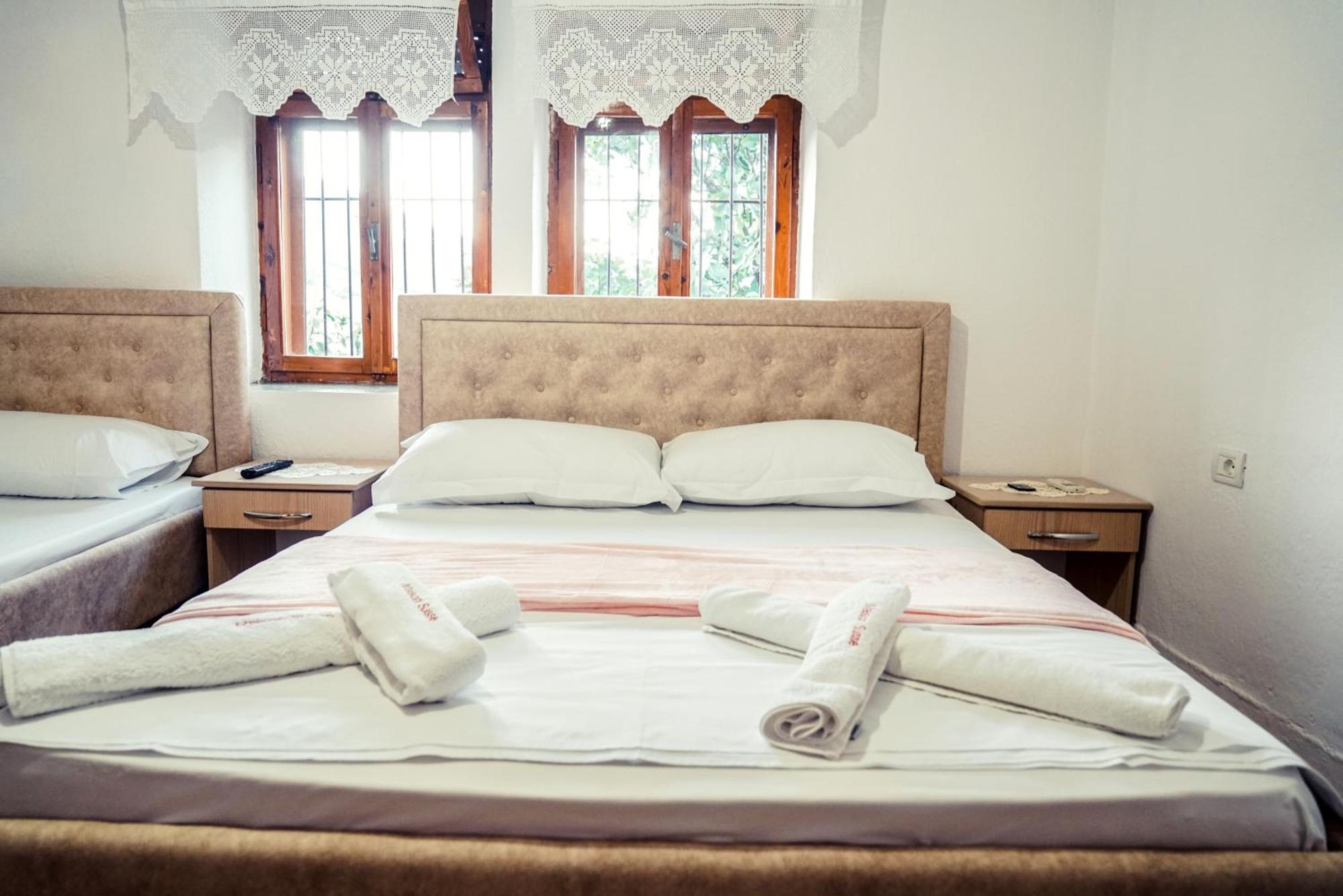 Guesthouse Arber Гірокастра Екстер'єр фото