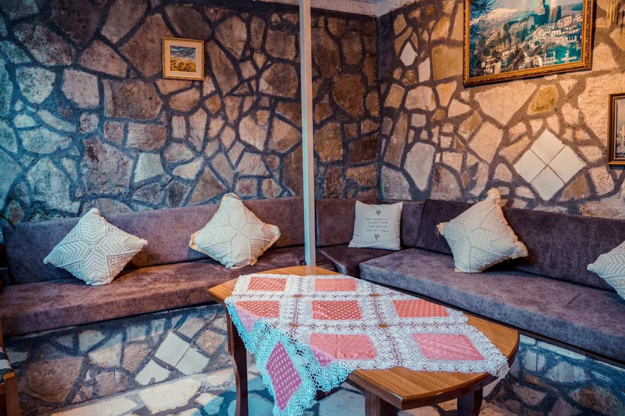 Guesthouse Arber Гірокастра Екстер'єр фото