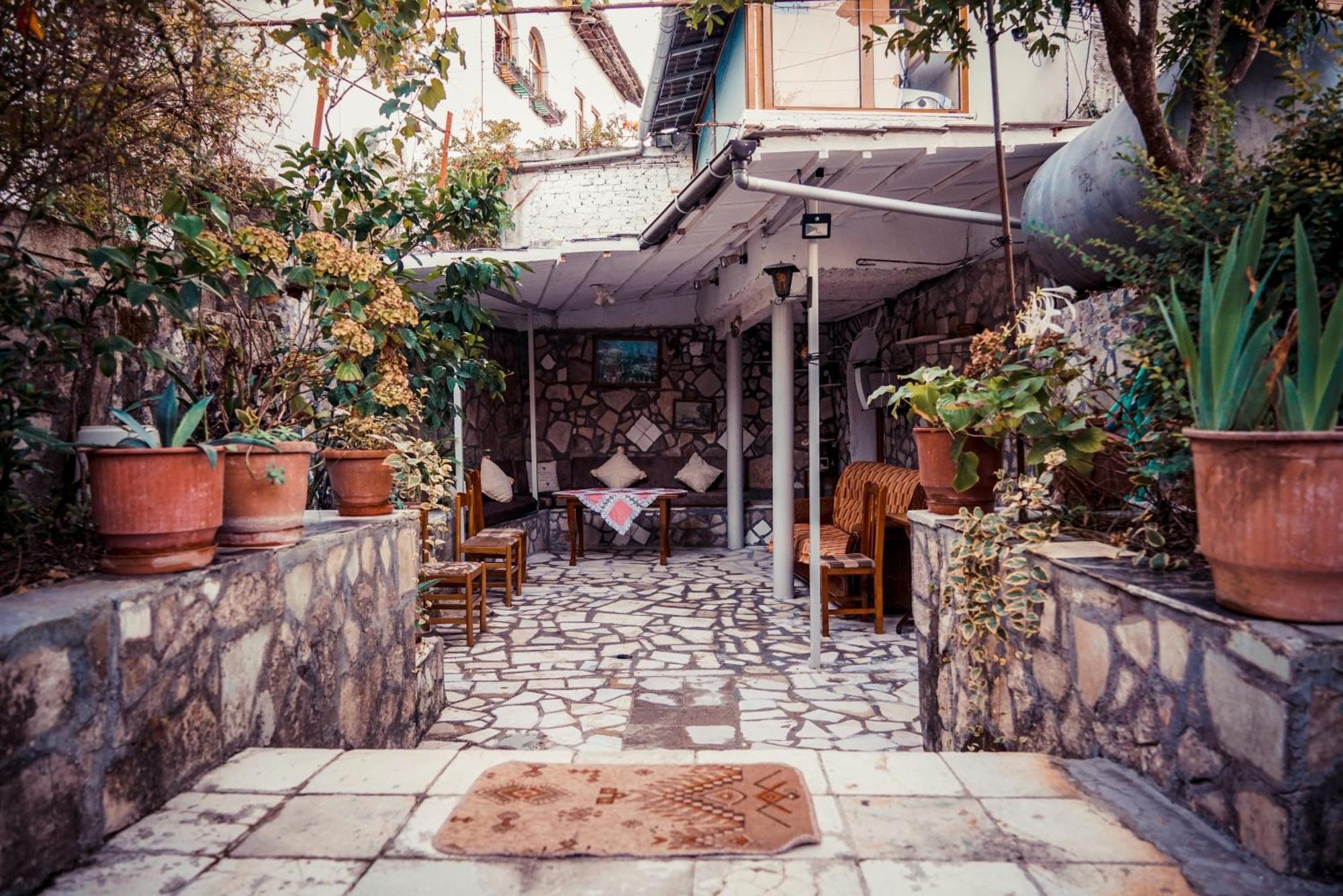 Guesthouse Arber Гірокастра Екстер'єр фото