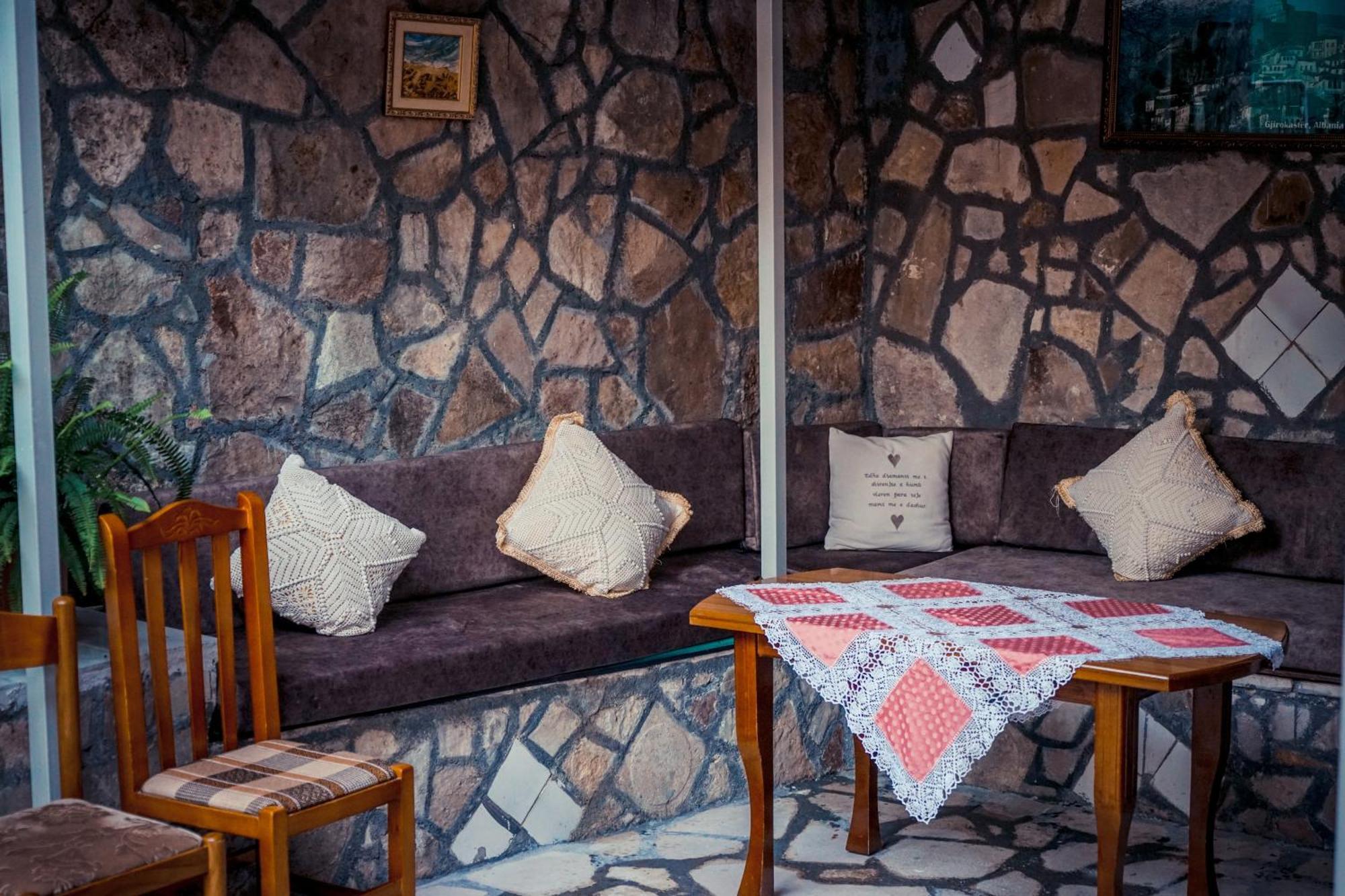 Guesthouse Arber Гірокастра Екстер'єр фото